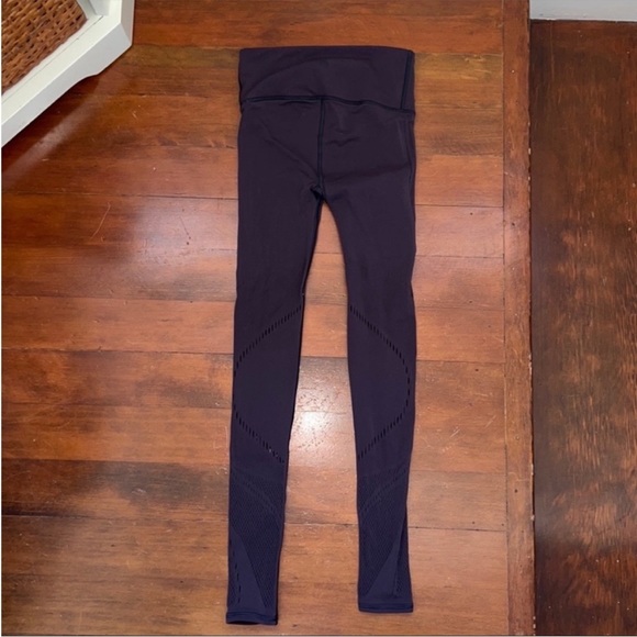 EUC Lululemon Reveal Tight Precision 25" Deep Navy - Picture 10 of 11